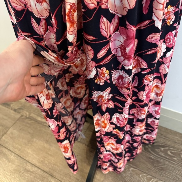 Band of Gypsies Band of the Free Large Floral Spaghetti Strap Maxi Dress - Picture 8 of 11